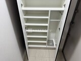 ウィーブベース上野ノース 複数の可動棚を備えたゆとりのある壁面収納