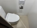 ウィーブベース上野ノース 温水洗浄便座付きの清潔感あるトイレ空間