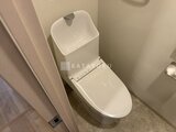 ジェノヴィア竹ノ塚 白を基調とした清潔感のあるトイレ空間