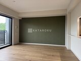 ジェノヴィア竹ノ塚 バルコニーに面した明るいリビングダイニング