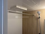 グランパセオ三宿2 浴室乾燥機付きの落ち着いた色合いのバスルーム