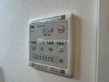 グランパセオ三宿2 浴室乾燥機能付きのコンパクトなリモコンパネル