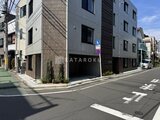 RAMIi板橋大和町 前面道路から見たモダンな外観の建物