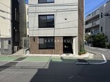 RAMIi板橋大和町 街路から見たモダンなデザインの建物外観