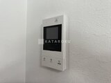RAMIi板橋大和町 玄関近くに設置された白いインターホン・モニター