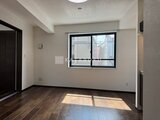 RAMIi板橋大和町 大きな窓から採光が入る明るいリビング空間