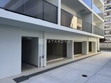 ヴィスタコート幡ヶ谷 モダンなデザインの建物1階部分