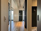 ヴィスタコート幡ヶ谷 モダンな造りの玄関から廊下へと続く