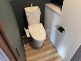 ヴィスタコート幡ヶ谷 温水洗浄便座付きのコンパクトなトイレ空間