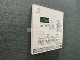 ヴィスタコート幡ヶ谷 給湯温度調整や暖房機能を備えた壁掛けコントローラー