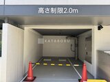 ラヴィエール住吉駅前 高さ制限2.0mの機械式駐車場入口の様子