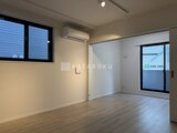 ラヴィエール住吉駅前 明るい採光が入る広めのLDK空間