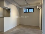 ラヴィエール住吉駅前 キッチンカウンターと開放的なリビングダイニング空間