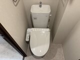 エスグランデ大森 温水洗浄便座付きのモダンなトイレ空間