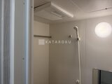 エスグランデ大森 白を基調とした清潔感のあるシャワーボックス付きのバスルーム