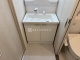 エスグランデ大森 清潔感のある洗面台と収納たっぷりの洗面化粧台