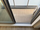 エスグランデ大森 天窓から光が差し込む開放的なリビング空間