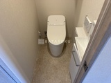グランクレイエル両国 温白色の照明が落ち着いた印象のトイレ空間