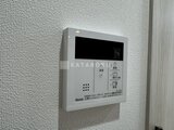 アルコバレーノ南千住 リンナイ製給湯器リモコンが設置された壁面