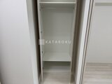 アルコバレーノ南千住 棚付きの収納スペースがある玄関クローゼット
