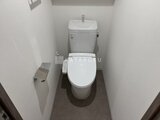アルコバレーノ南千住 白を基調とした清潔感のあるトイレ空間