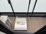 アルコバレーノ南千住 天窓からの採光と木調フローリングが開放的なロフト空間