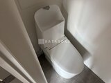 ルミーク大森 清潔感のあるトイレ室内の様子