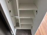 ルミーク大森 可動棚を備えた明るい印象の収納スペース