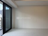 ルミーク大森 大きな窓から光が入る明るいリビング空間