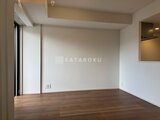 ルミーク大森 大きな窓から光が入る開放的なリビングダイニング空間