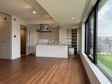 ルミーク大森 アイランドキッチン付きで開放的なリビングダイニング