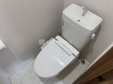 アルコバレーノ亀戸2 白を基調とした清潔感のあるトイレ空間