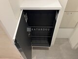 タスキスマート新大塚3 白を基調とした収納スペース内部