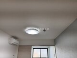 タスキスマート新大塚3 天井埋込みライトと窓がある明るい室内