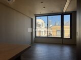 ザ・レジデンス市谷台町 大きな窓から明るい日差しが入る開放的なリビングダイニング