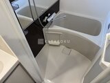 ラヴィエール新板橋 コンパクトで清潔感のあるバスルーム全体の様子