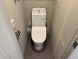 ラヴィエール新板橋 温水洗浄便座付きの落ち着いた印象のトイレ空間