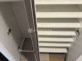 ラヴィエール新板橋 天井埋め込み照明と白を基調とした明るいリビングの天井部分