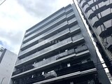 アーバネックス両国レジデンス モダンなデザインのマンション外観と整列されたバルコニーの様子
