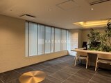 アーバネックス両国レジデンス 間接照明で落ち着いた雰囲気の共用ロビー空間
