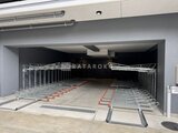 アーバネックス両国レジデンス 機械式駐車場の構造が見える駐車スペース