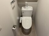 アーバネックス両国レジデンス 温水洗浄便座付きのすっきりとしたトイレスペース