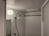 ガーデンザヴィス門前仲町 シャワールームから見たモダンな浴室空間