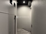 ラヴィエール荏原中延 モダンな建物のエントランスホール
