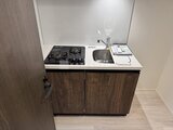 ラヴィエール荏原中延 ガスコンロとシンク付きのコンパクトなキッチン