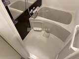 ラヴィエール荏原中延 バスタブと洗い場がゆとりよく配置されたバスルーム