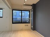 ラヴィエール荏原中延 大きな窓から光が入る明るいリビングダイニング
