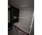 Chaleureux表参道 浴室乾燥機付きのモダンな浴室空間