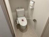 ザ・パークハビオ白金高輪 温水洗浄便座付きの清潔感あるトイレ空間