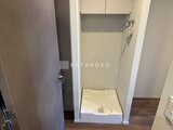 ラティエラ武蔵小山レジデンス 洗濯機置き場を備えたコンパクトな浴室